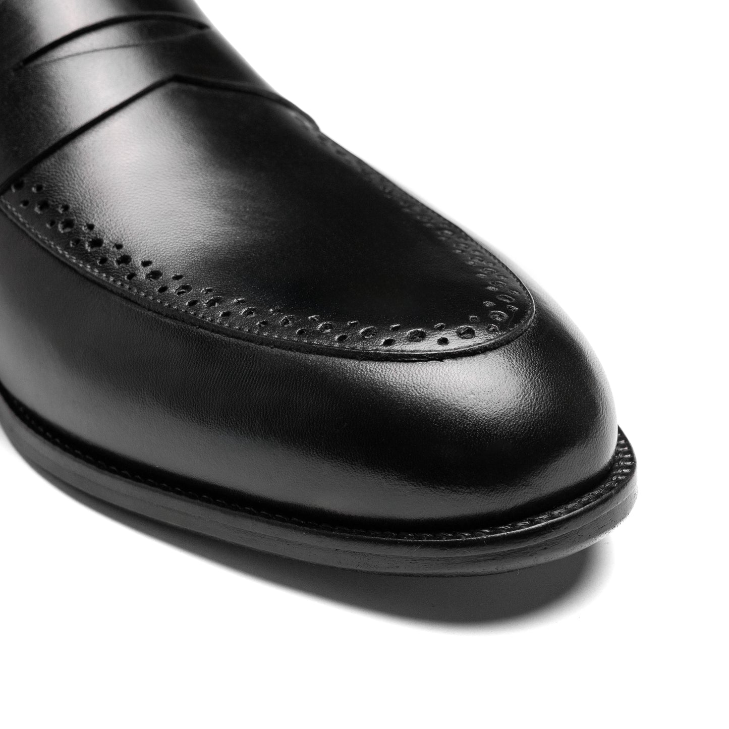 Durable rubber sole of Un Aldric Step Black penny loafer
